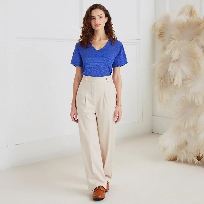 Ladies Sleeveless V-Neck Sweater with Design Rib